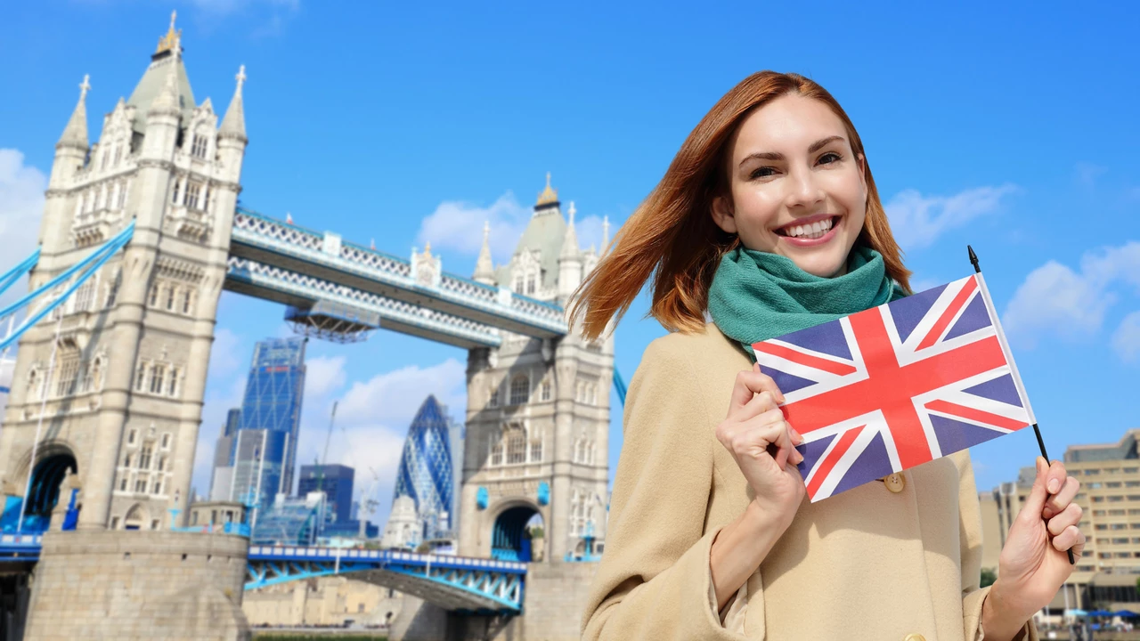 Can I enter the UK for tourism if I have an Irish student visa?